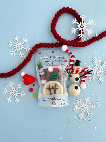 Build A Snowman mini play dough kit pouch with snowman and holiday accessories
